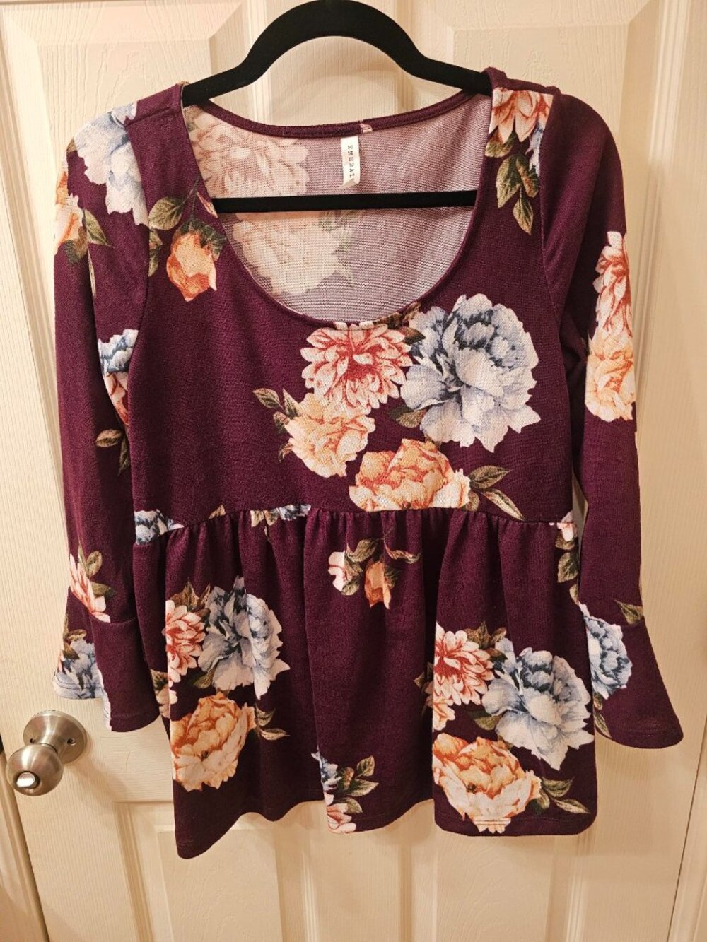 NWOT Emerald Medium Burgundy Floral Sweater